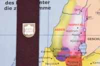 MacArthur Studienbibel mit Echtleder-Bibelhülle - Hülle in leicht genarbten Echtleder mit...