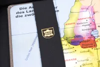 MacArthur Studienbibel mit Echtleder-Bibelhülle - Hülle in leicht genarbten Echtleder mit...