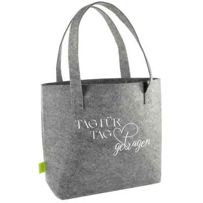 Tag für Tag getragen - Shopper aus recyceltem PET-Filz