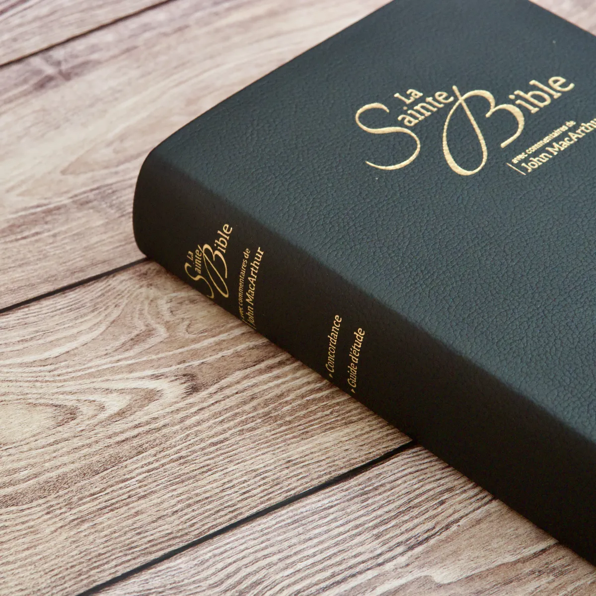 BIBEL NEG MACARTHUR, BIEGSAMES LEDER, GOLDSCHNITT, GRIFFREGISTER, SCHWARZ (MIT SCHACHTEL)