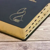 BIBEL NEG MACARTHUR, BIEGSAMES LEDER, GOLDSCHNITT, GRIFFREGISTER, SCHWARZ (MIT SCHACHTEL)