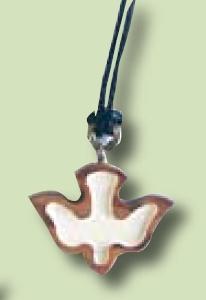 PENDENTIF EN BOIS D'OLIVIER BLANC AVEC COLOMBE SUR CORDON EN CUIR 1.8CM